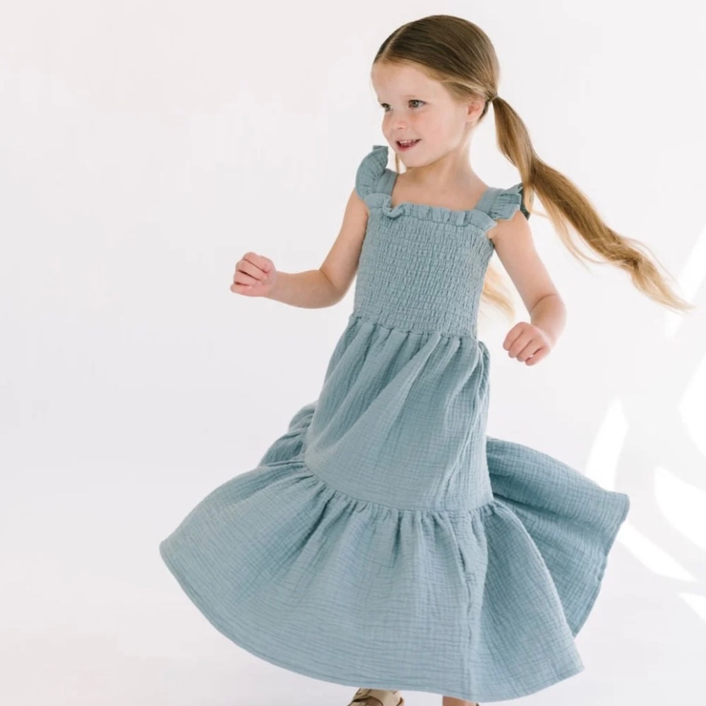 Alice + Ames Smocked Dress in Aegean Blue sz 5
